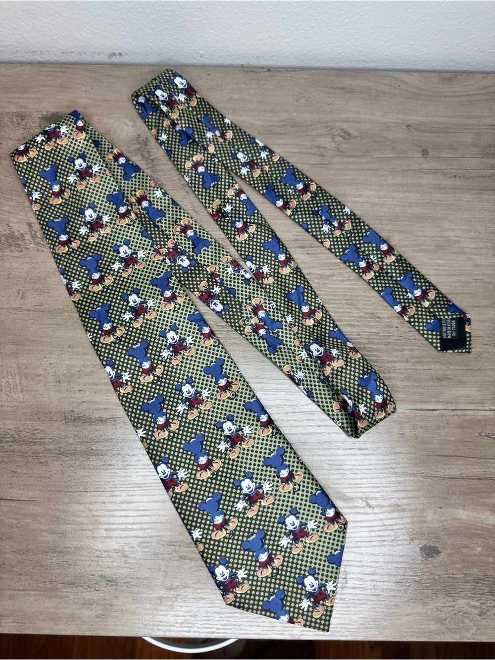 Vintage 90s Disney Mickey Unlimited Silk Necktie Mickey Mouse Green Novelty VTG